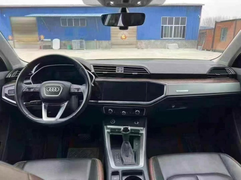 青岛22年奥迪Q36