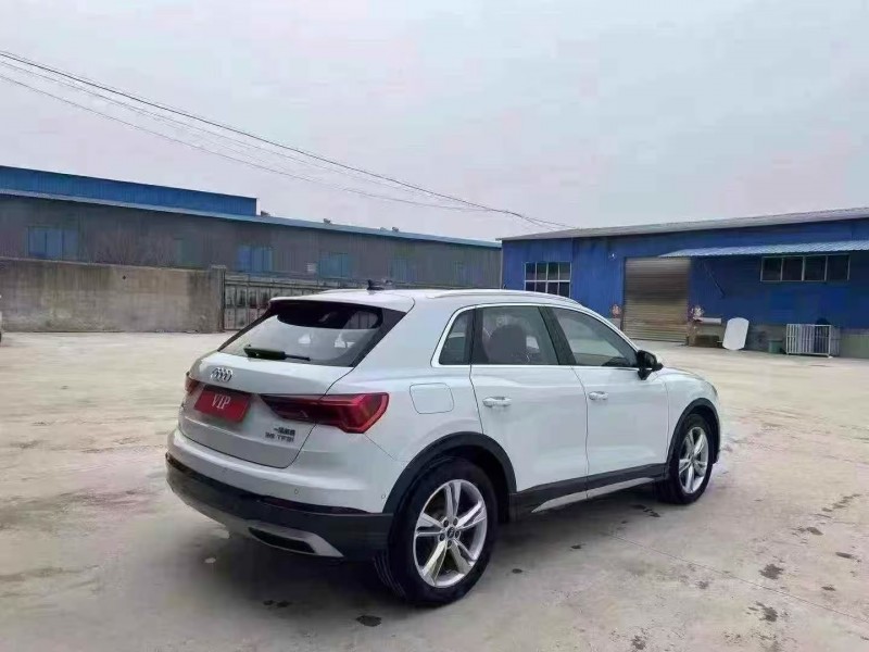 青岛22年奥迪Q38