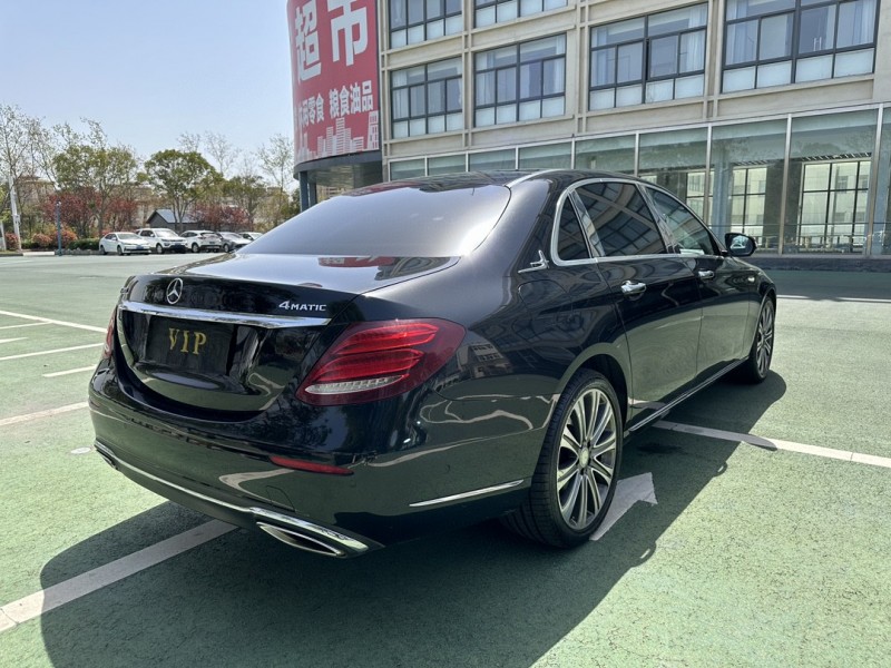 盐城17年奔驰E8