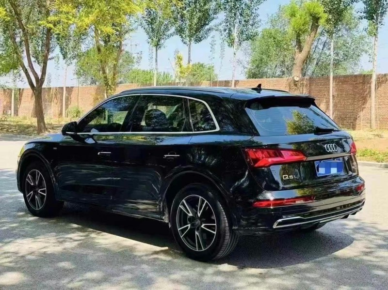 青岛19年奥迪Q58