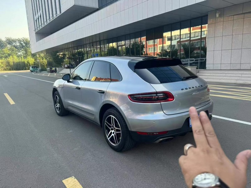 濟南14年保時捷Macan5