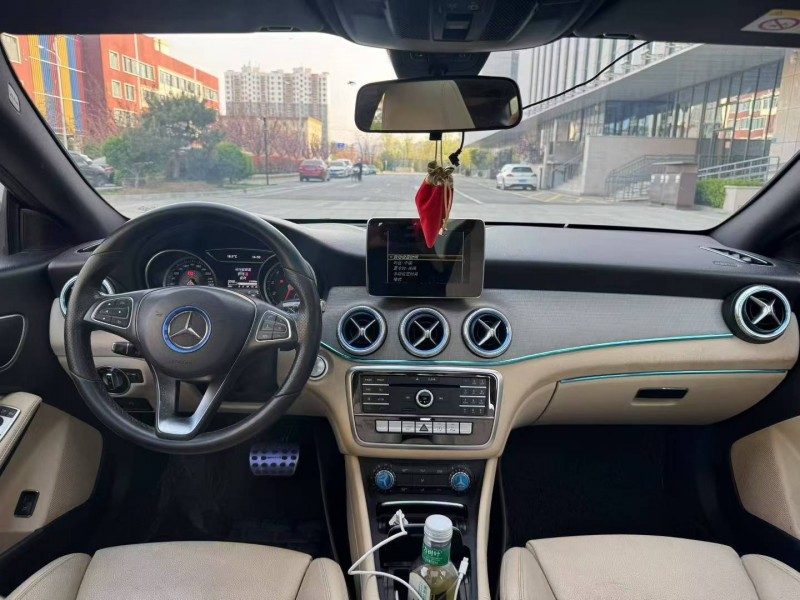 济南16年奔驰CLA8