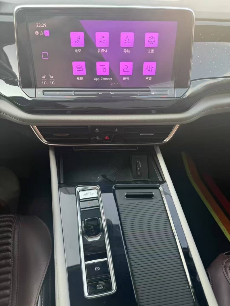 濟寧22年大眾途昂5