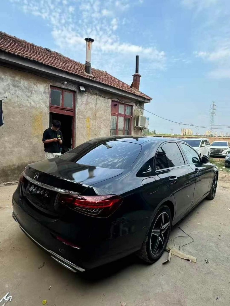 青岛20年奔驰E8