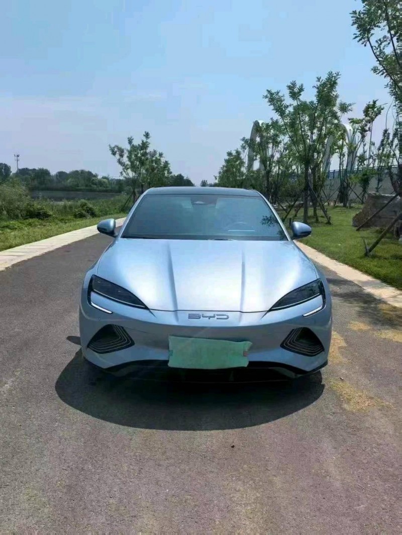 枣庄24年比亚迪海豹1