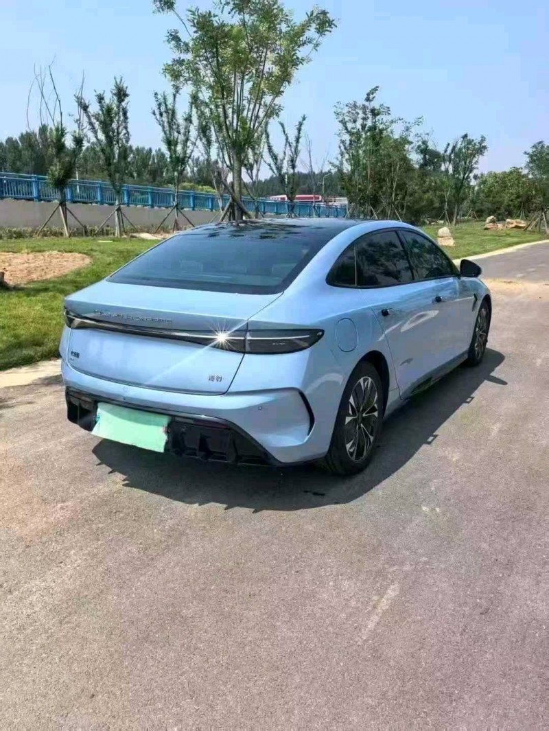 枣庄24年比亚迪海豹8