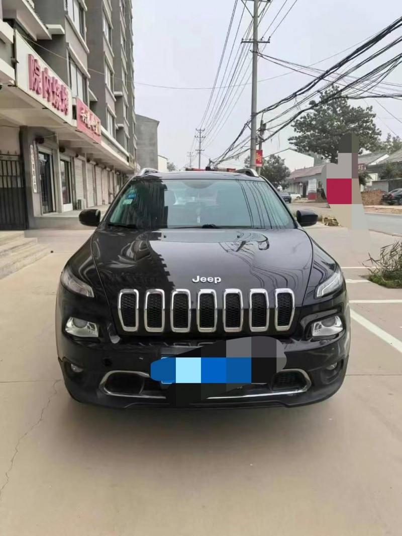 邯郸17年Jeep自由光1