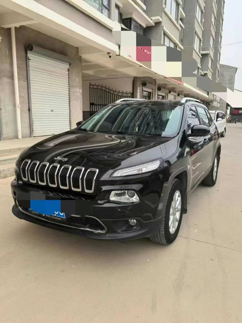 邯郸17年Jeep自由光3