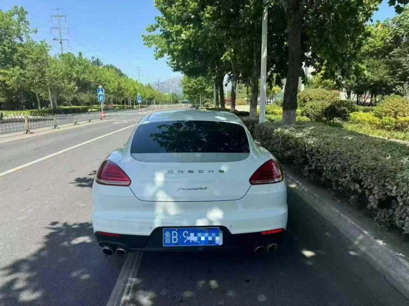 淄博16年保时捷帕拉梅拉9