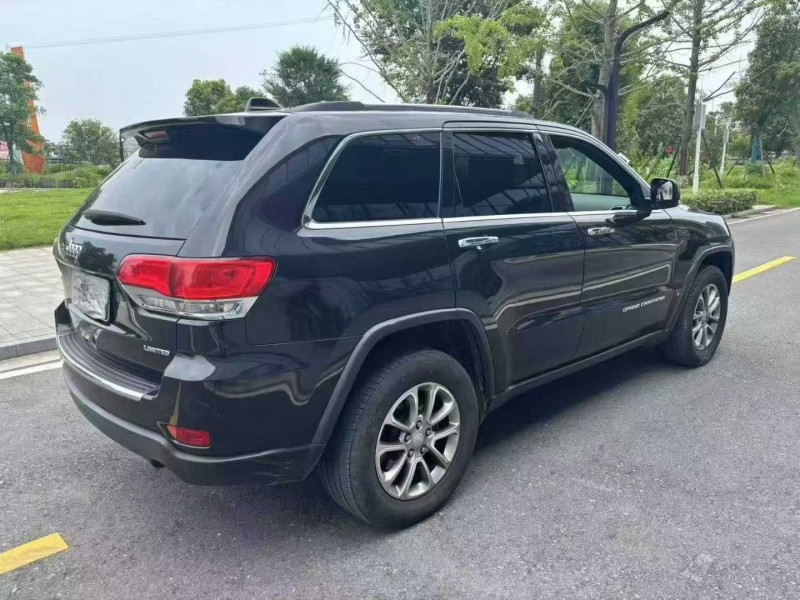 烟台16年Jeep大切诺基7