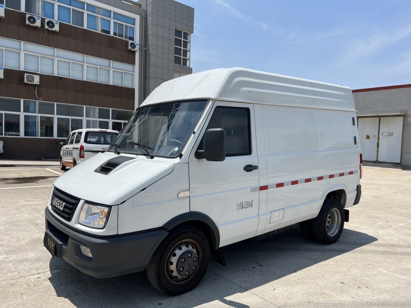 鹽城22年依維柯得意2