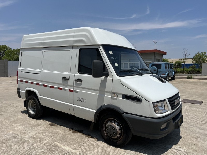 鹽城22年依維柯得意3