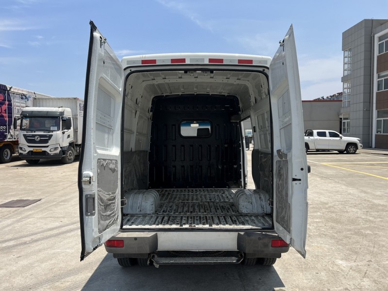 鹽城22年依維柯得意4