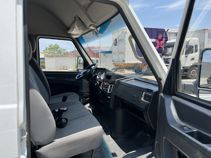 鹽城22年依維柯得意5