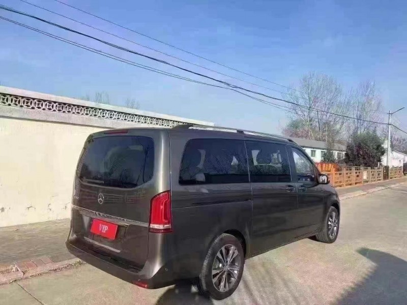 淄博18年奔驰V7