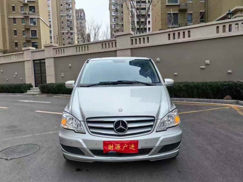 淄博17年奔驰唯雅诺1