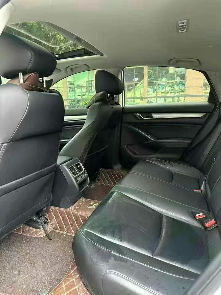 东莞22年本田雅阁4