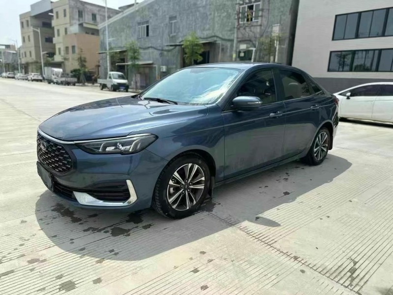 汕头22年福特福睿斯3