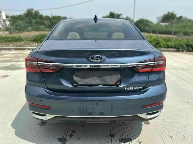 汕头22年福特福睿斯9