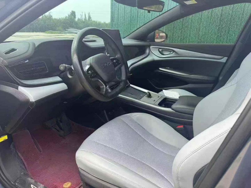 济宁24年比亚迪海豹5