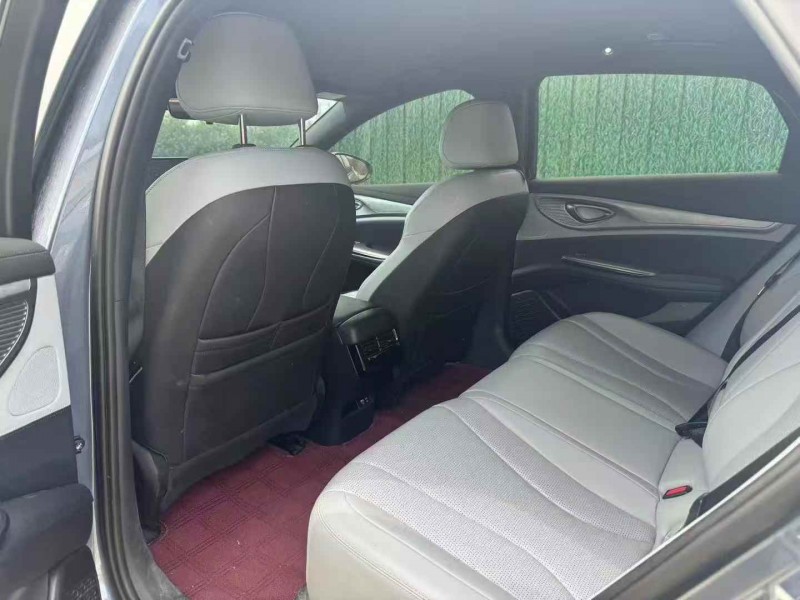 济宁24年比亚迪海豹6