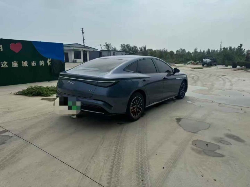 济宁24年比亚迪海豹8