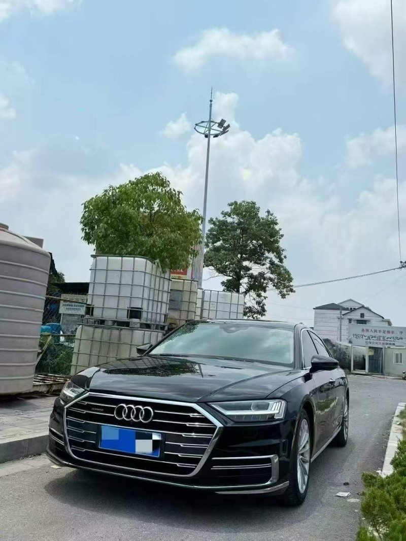 张家界20年奥迪A8L3