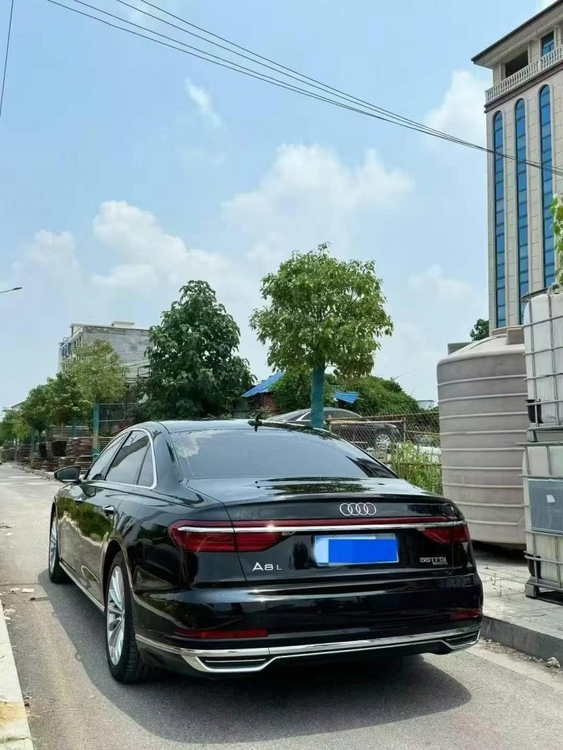 张家界20年奥迪A8L8
