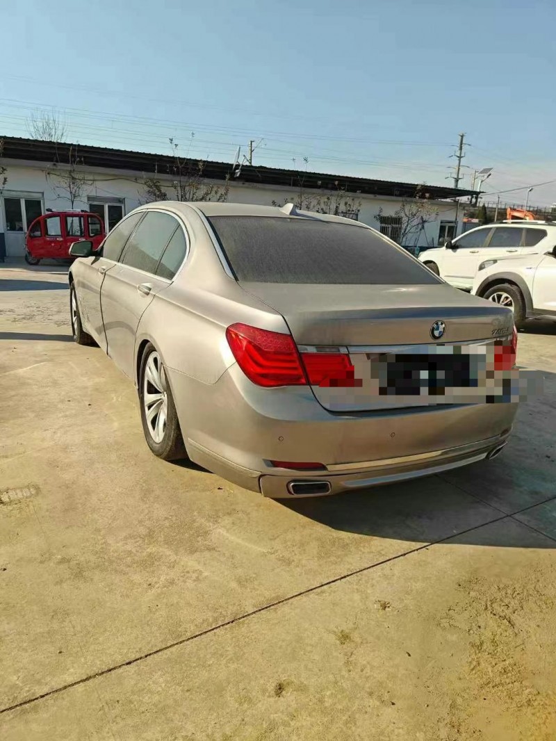 臨沂11年寶馬7系8