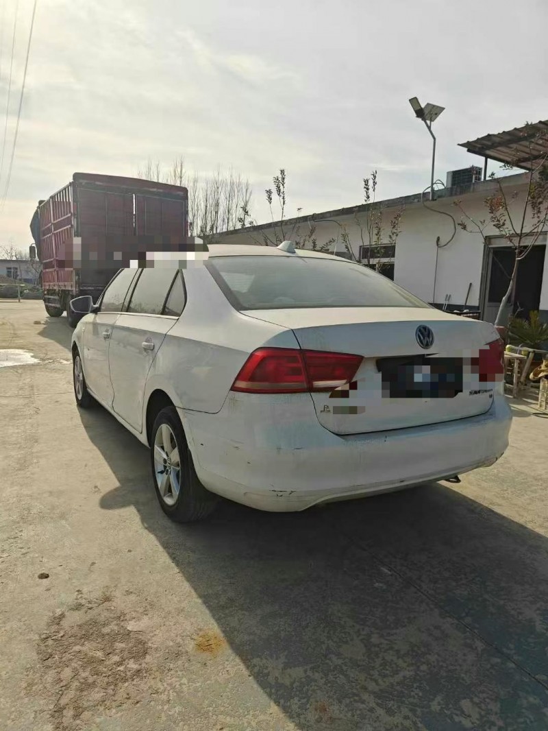 臨沂14年大眾桑塔納7