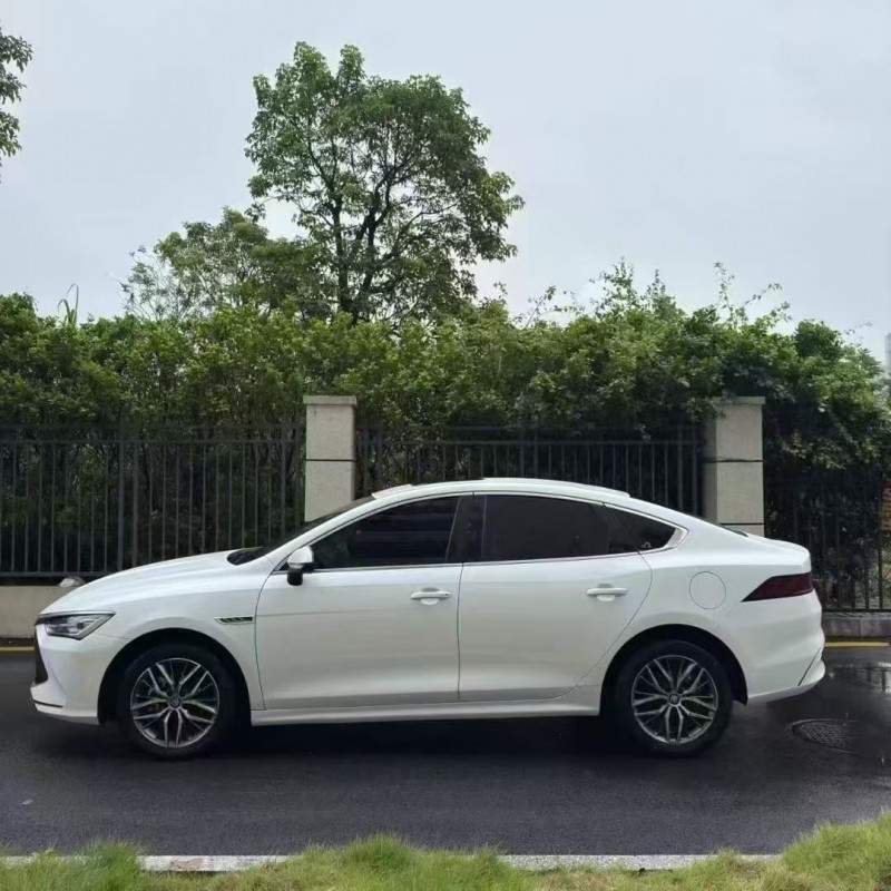 广州23年比亚迪秦8