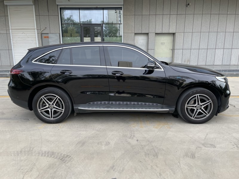 济南22年奔驰EQC8