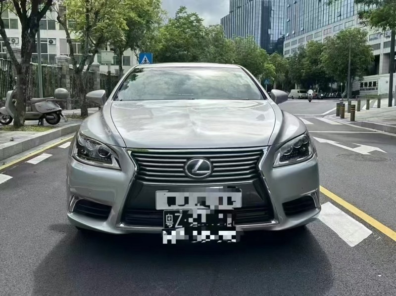 汕头16年雷克萨斯LS1