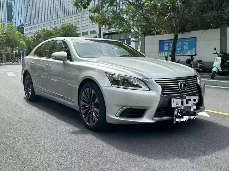汕头16年雷克萨斯LS2