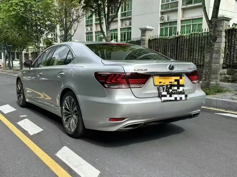 汕头16年雷克萨斯LS8