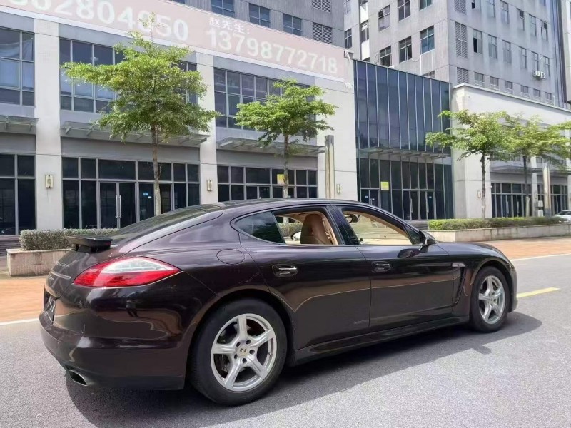 深圳12年保时捷帕拉梅拉8