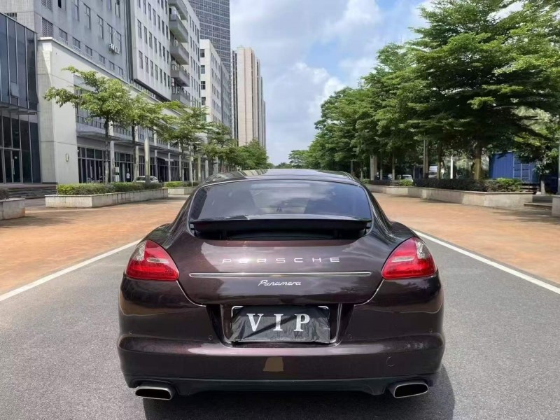 深圳12年保时捷帕拉梅拉9