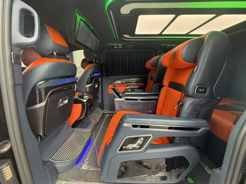 佛山23年奔驰威霆5