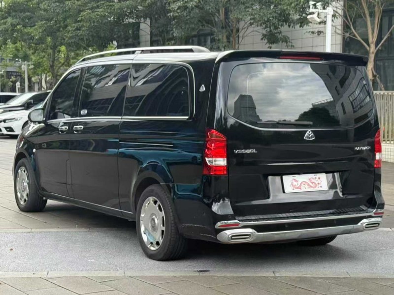 佛山23年奔驰威霆7