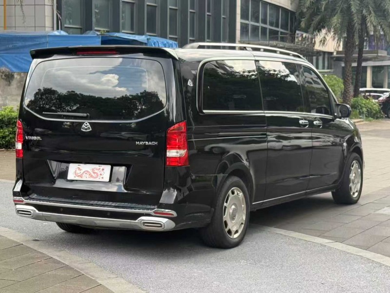 佛山23年奔驰威霆8