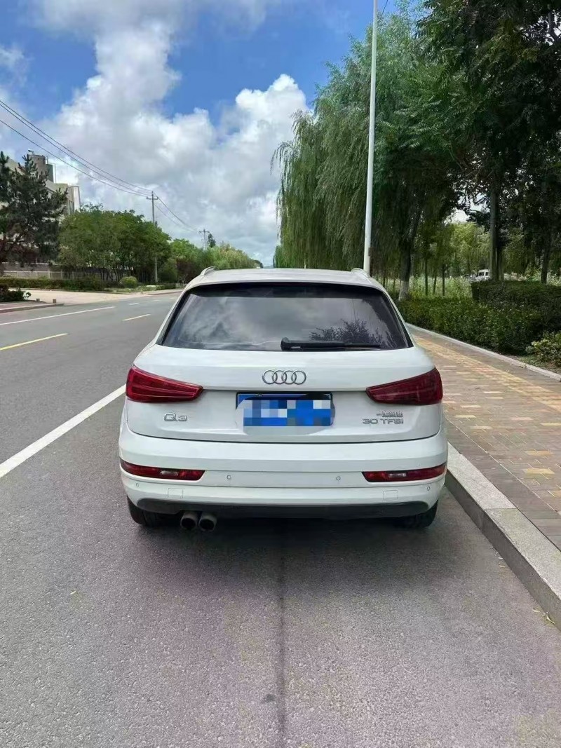 青岛17年奥迪Q38
