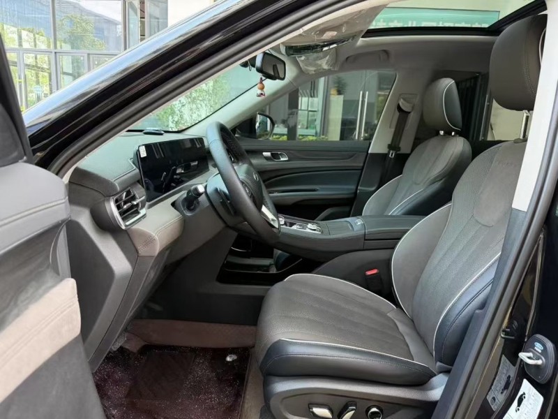 深圳25年福特领裕4