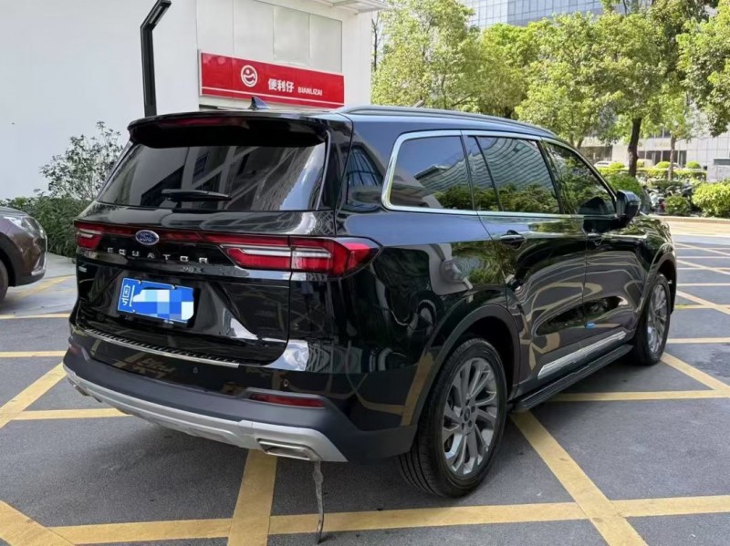 深圳25年福特领裕8