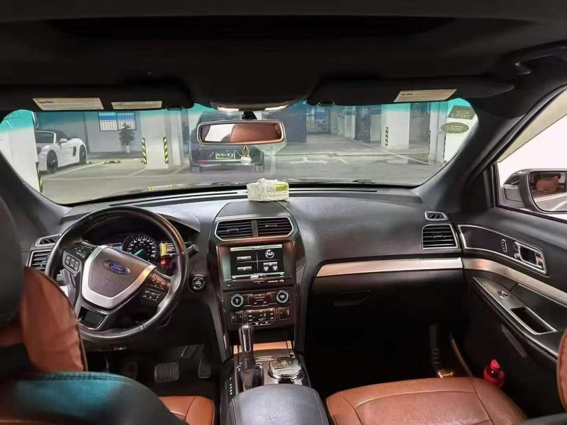 张家界16年福特探险者3