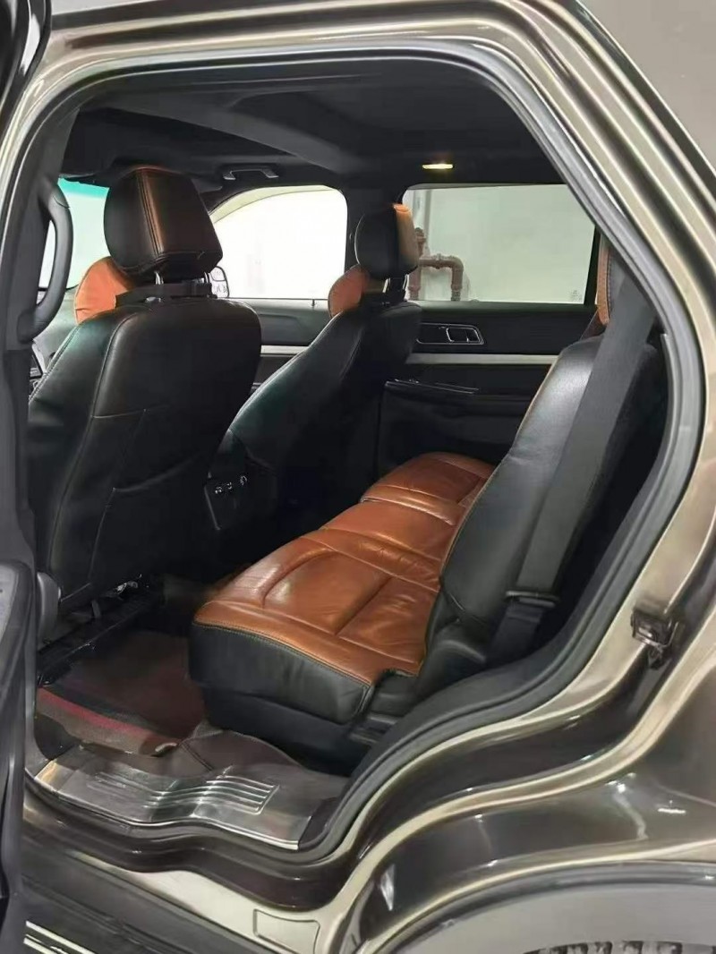 张家界16年福特探险者5