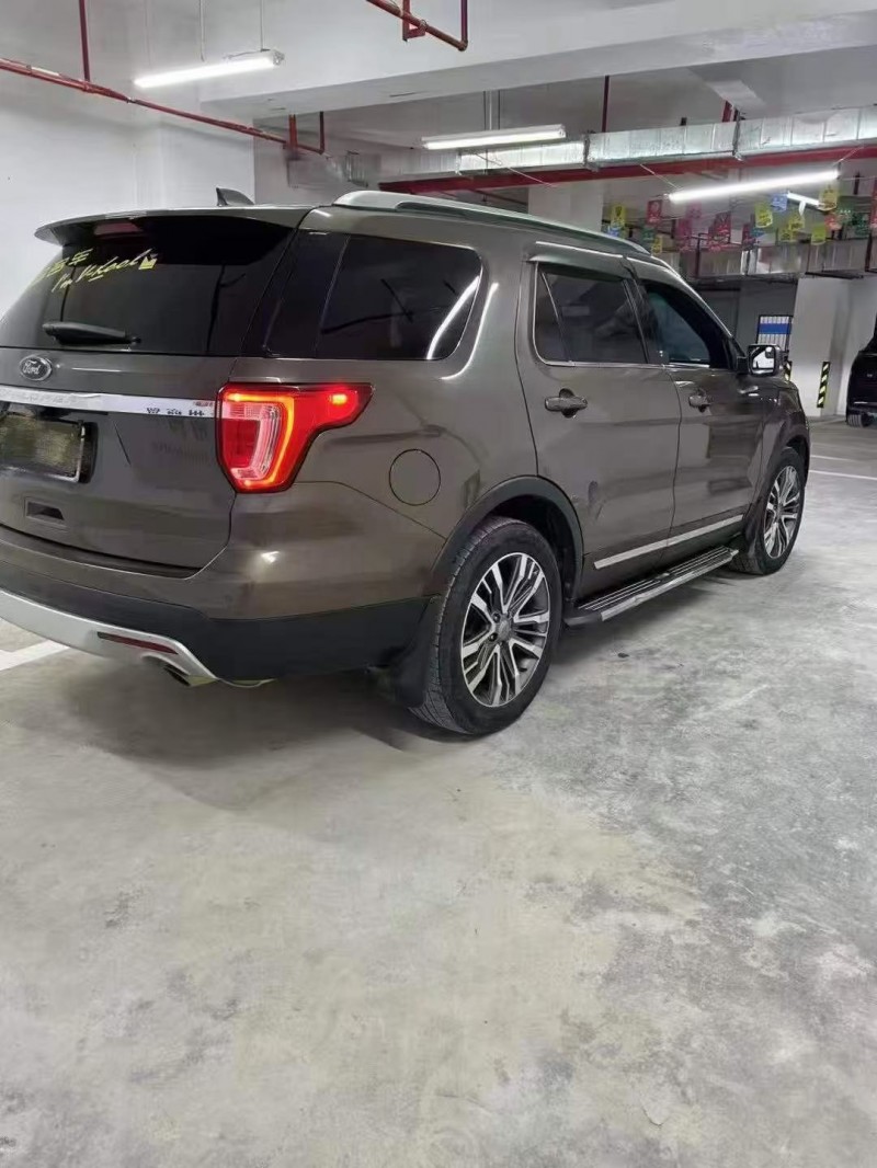 张家界16年福特探险者6