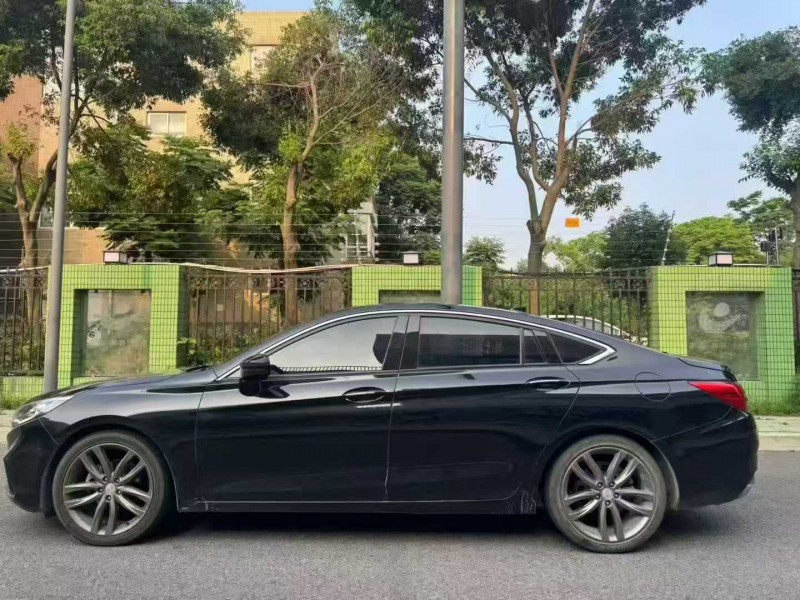 成都18年红旗H57