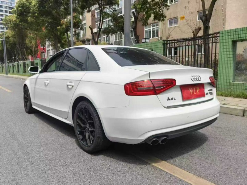 成都14年奥迪A4L7