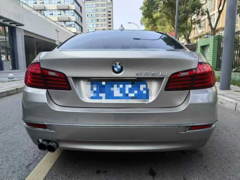 成都15年宝马5系4