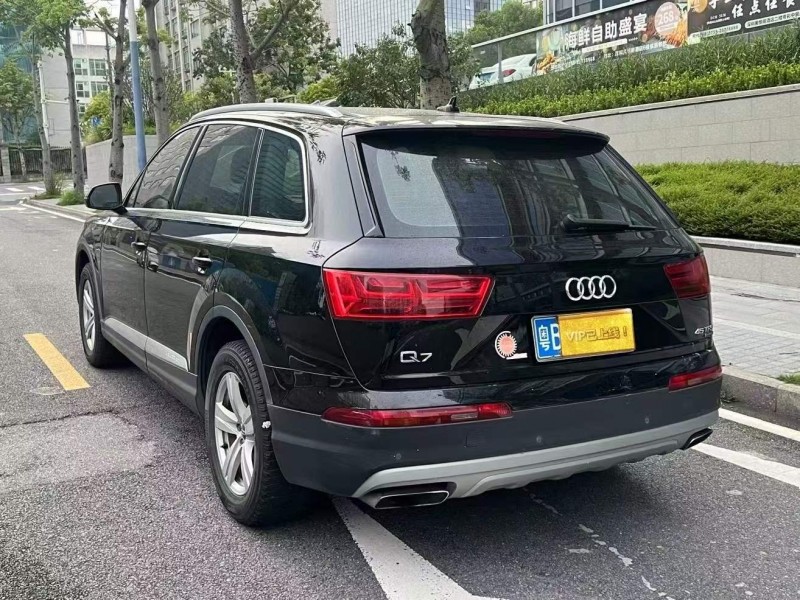 深圳17年奥迪Q78